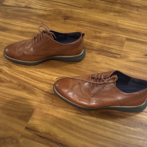 Used Men’s Cole Haan Classic Brown Leather Shoes. Size 13W - Picture 3 of 7